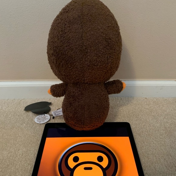SOLD OUT - Bape Baby Milo Jumbo Plush *SUPER RARE* - Picture 2 of 5
